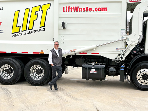 lift-waste-recycling-truck-with-mark about lift waste