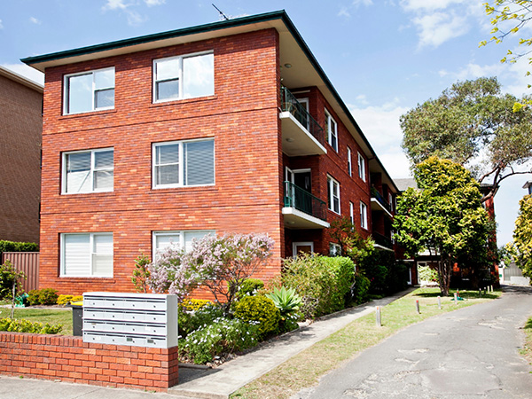 small-apartment-building-waste-removal